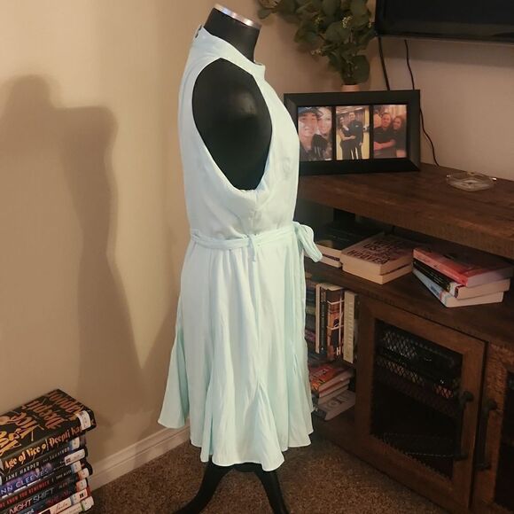 She Sky Dress - Picture 4 of 5